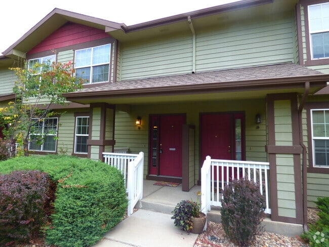 Building Photo - Charming 2 Bed/2.5 Bath Townhome in SW For...