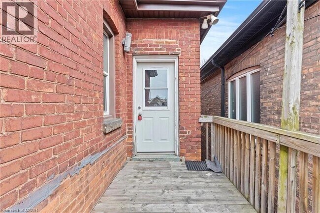 Photo - 181 West Avenue N