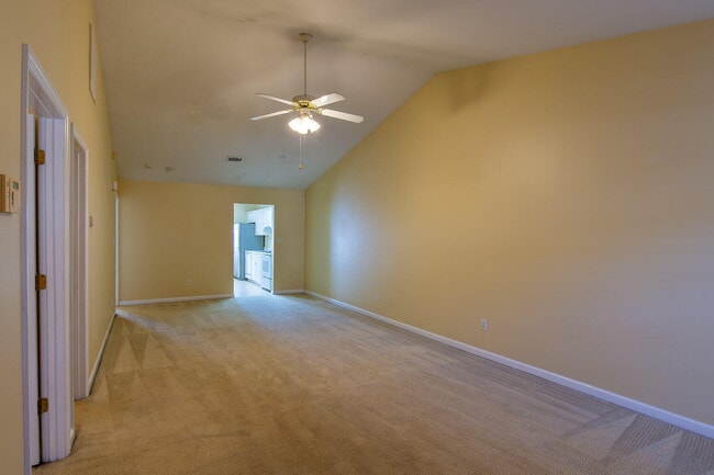 Photo - 113 Ginkgo Ln