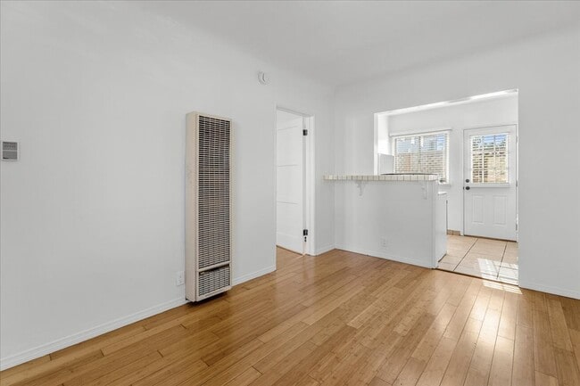 Building Photo - 1726 Abbot Kinney Blvd Unit 4 Rental