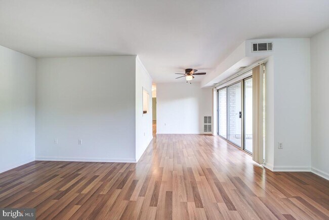 Photo - 12305 Braxfield Ct Unidad 408