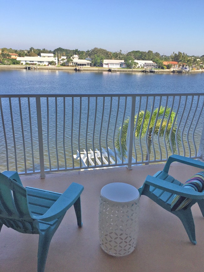 Snell Isle Luxury Waterfront Apartment Homes Saint Petersburg, FL