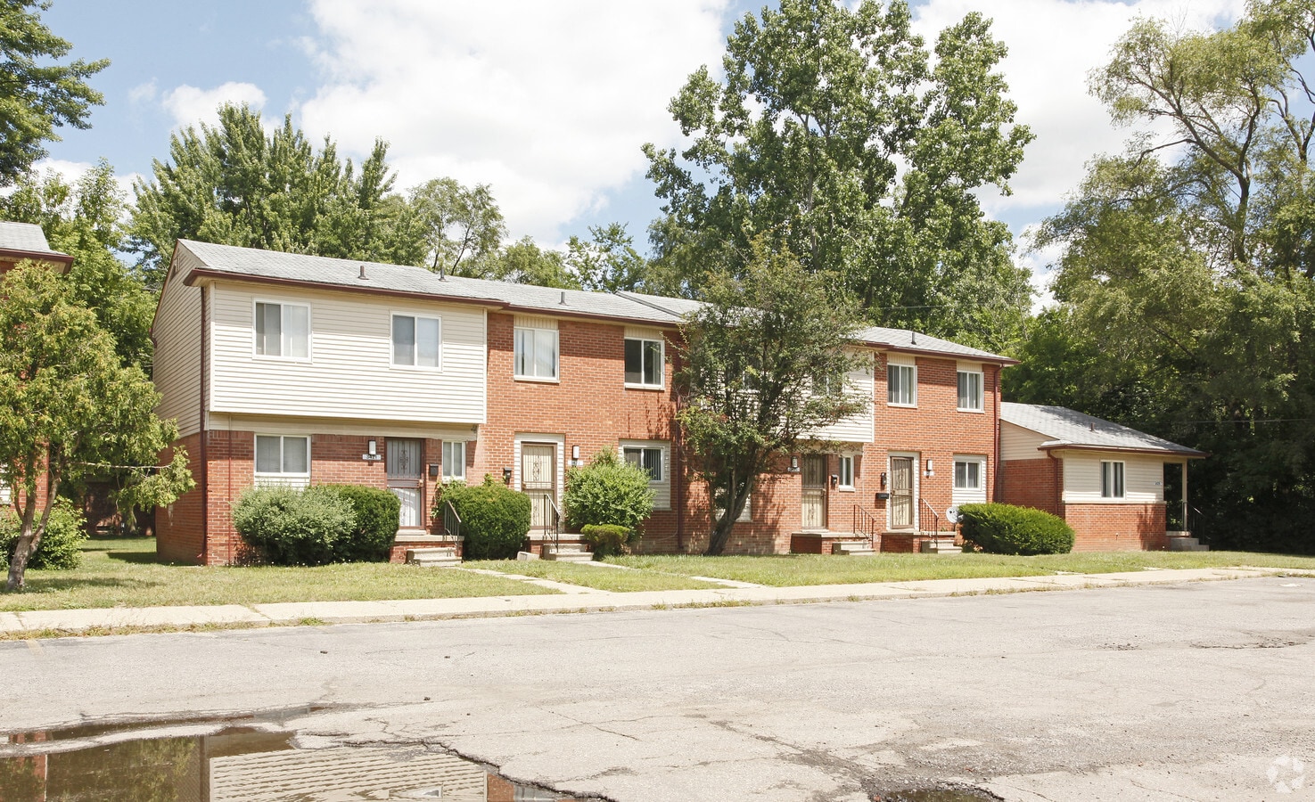 Creekside Townhomes For Rent In Flint Mi Forrent Com