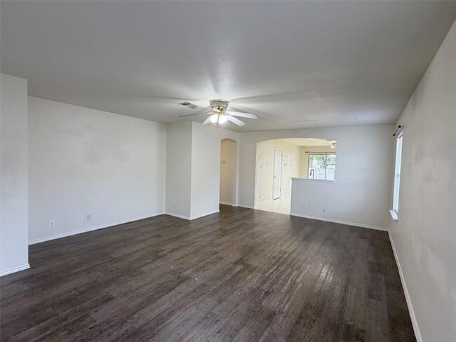 612 Elizabeth Ln