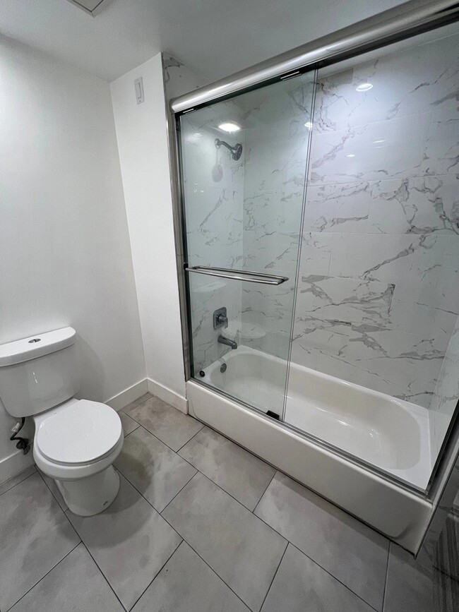 Photo - 4364 McLaughlin Ave Unit 302