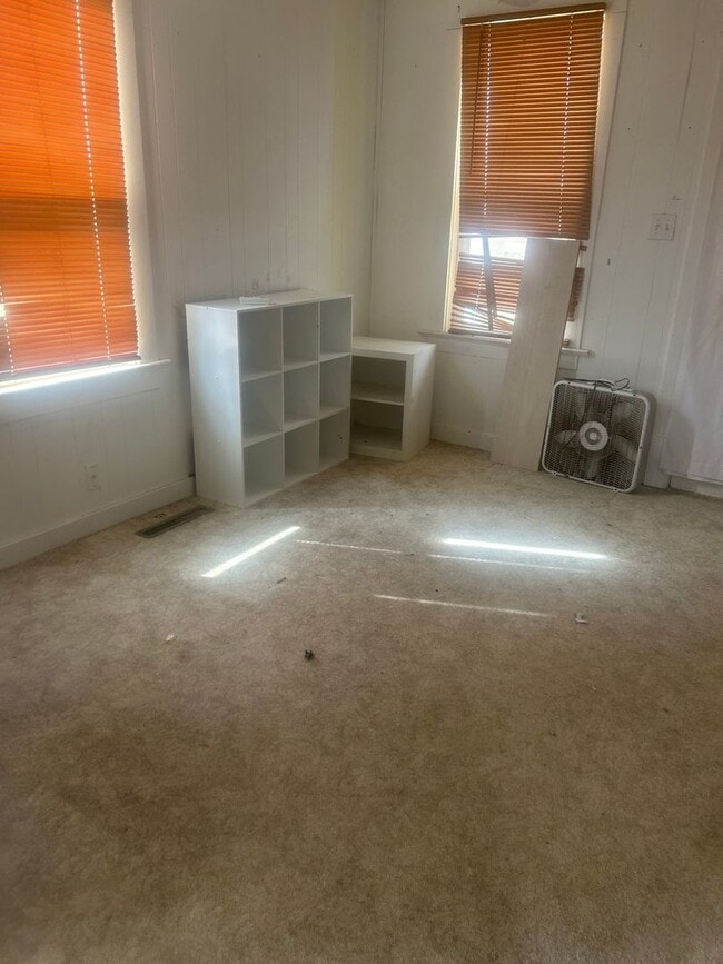 Photo - 411 Stafford St