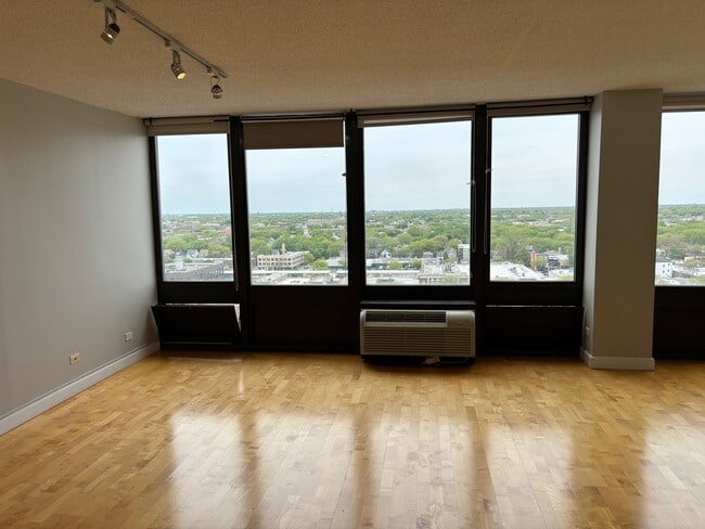 Photo - 5320 N Sheridan Rd Unit 1610