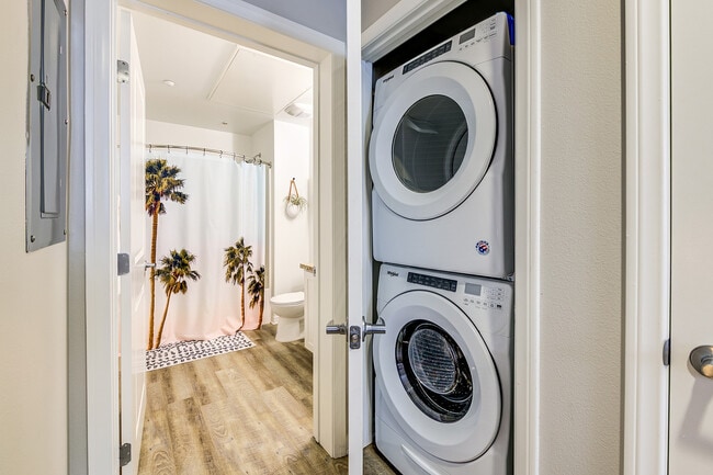 In-Unit Washer & Dryer