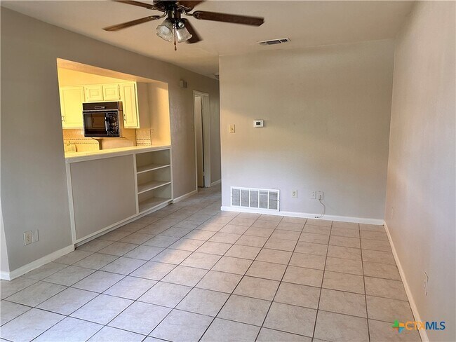 Photo - 1009 Hazelton St
