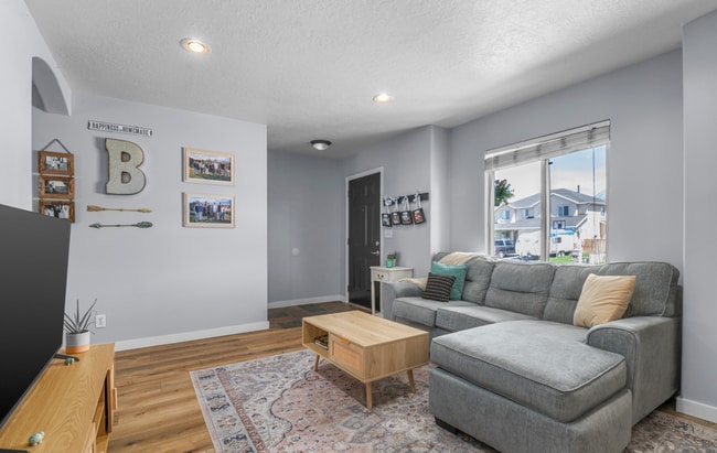 Photo - Beautiful 5-Bedroom Home in Lehi