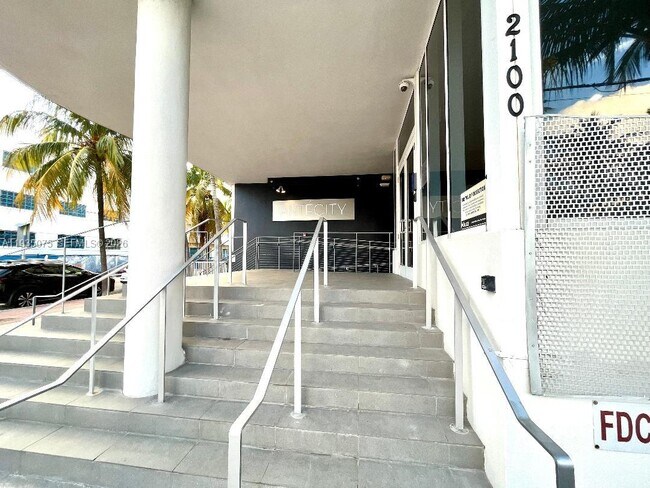 Photo - 2100 Park Ave Unidad 104