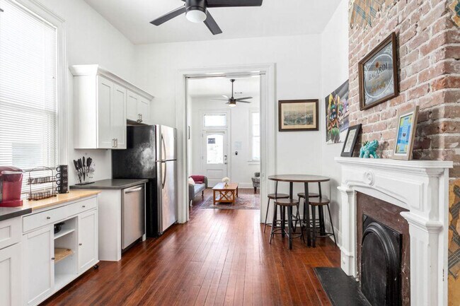 Photo - 2434 Valence St Unit ID1268183P