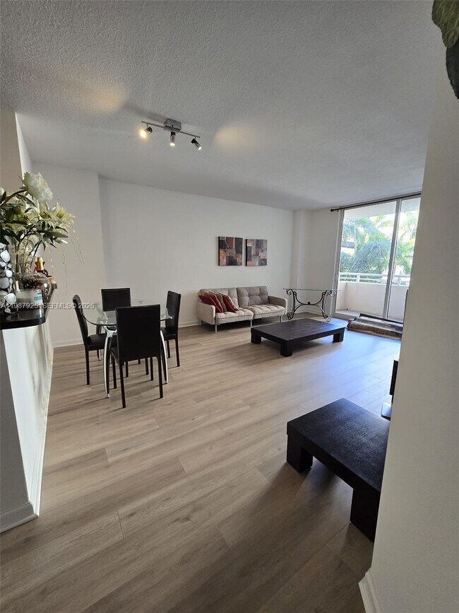 Photo - 18800 NE 29th Ave Unit 321