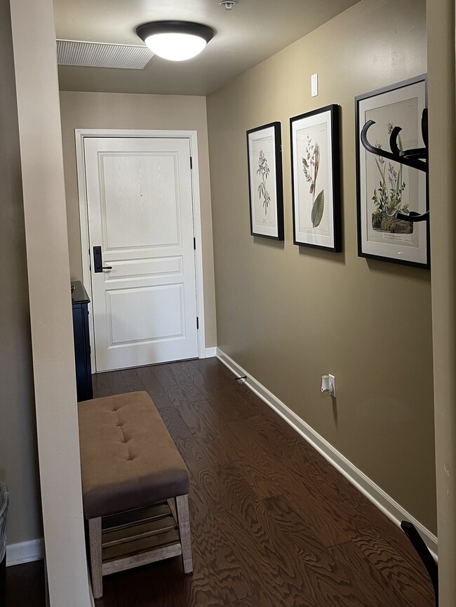 Unit #203 Entry - 323 W Jefferson St