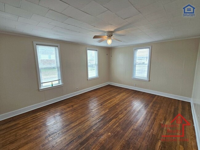 Photo - 414 W Bockman Way
