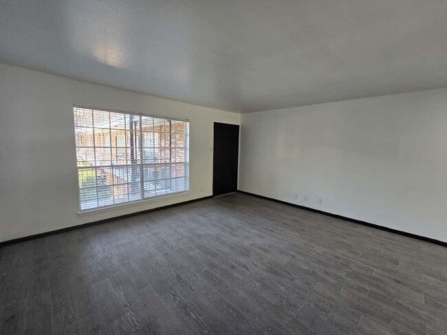 Photo - 8401 N New Braunfels Ave