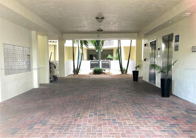 Photo - 10700 NW 66th St Unit 306