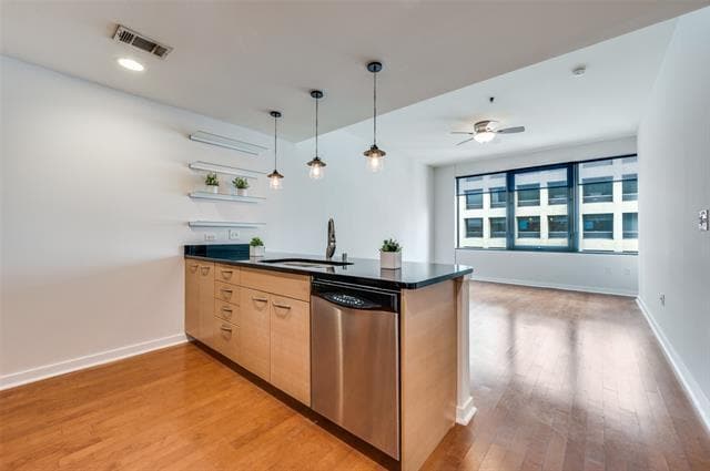 Photo - 1200 Main St Unidad 1908