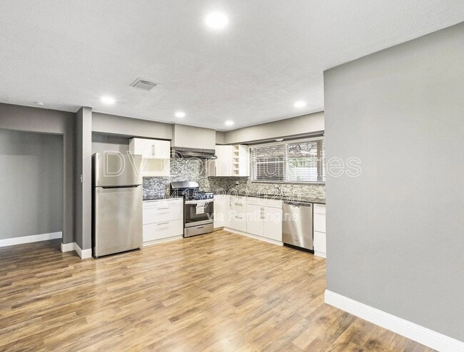 Photo - 1521 W Blum St