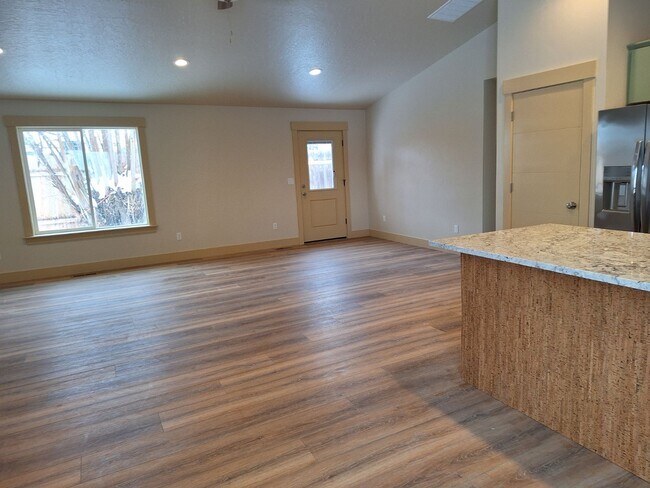 Photo - 702 Smith Ave