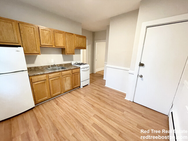 Photo - 1572 Tremont St Apartments Unit 3