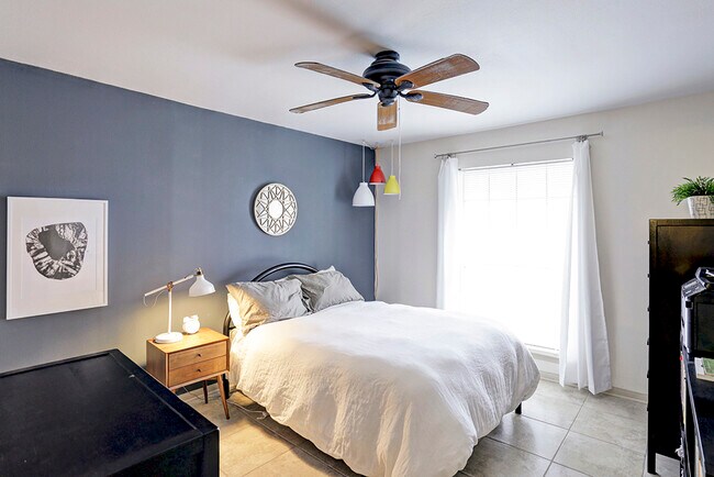Dormitorio - 2507 Montrose Blvd Unidad 10