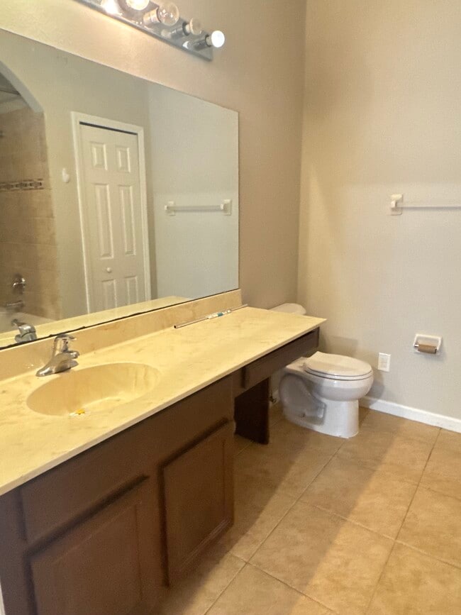 Photo - 16089 Old Ash Loop