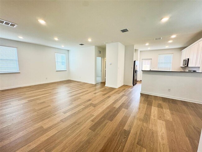 Photo - 130 Golden Bell Wy