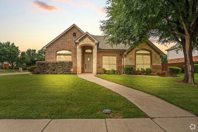 Building Photo - 401 Shumard Oak Trail Rental
