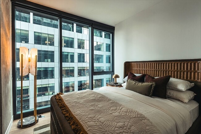 Photo - Stead 220 Chicago