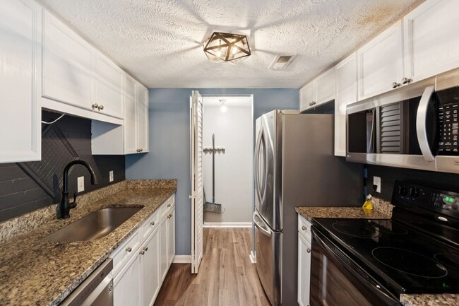 Building Photo - 420 Elysian Fields Rd Rental
