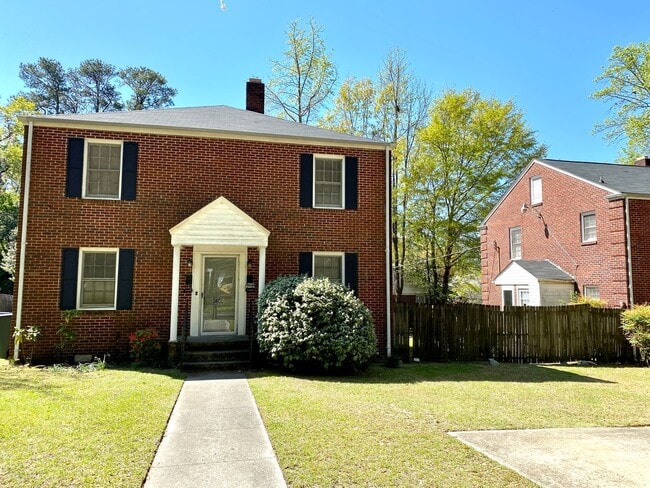 Building Photo - Shandon duplex
