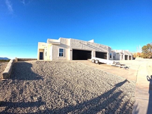 Building Photo - 1997 Pine Trail St Unit A Rental