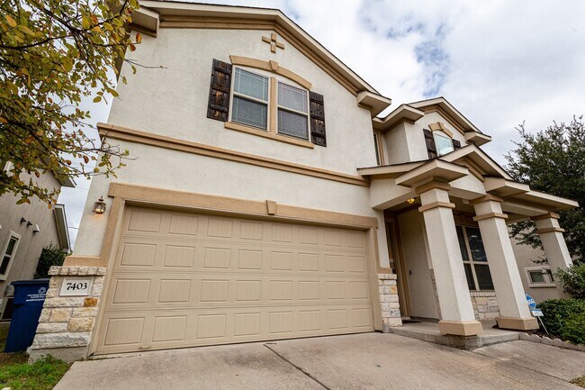 Photo - 3 Bedrooms, 2.5 Bathrooms – Stylish and Co...