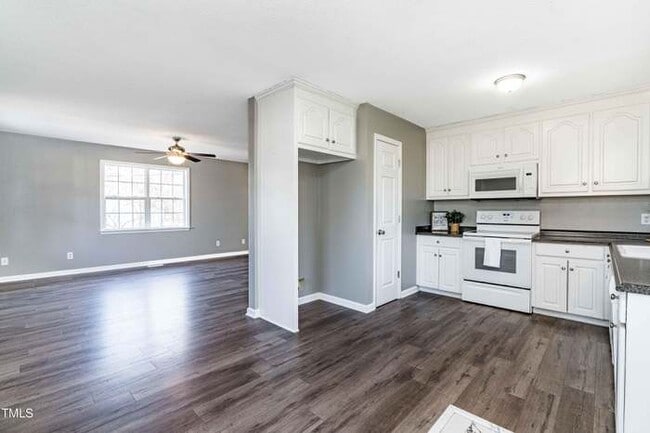 Photo - 526 Mill St