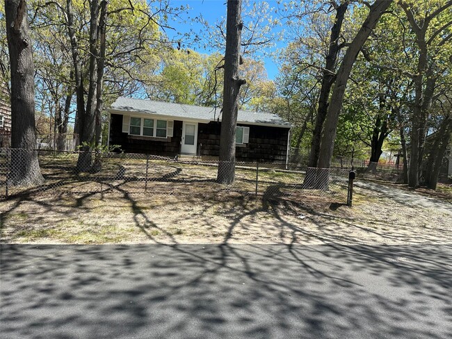 Photo - 67 Judith Dr House