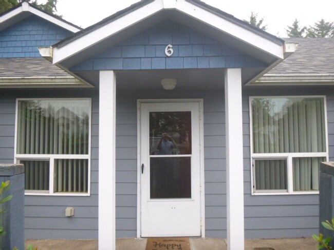 Building Photo - 1030 Mt Olympus Ave SE Unit #6 Rental