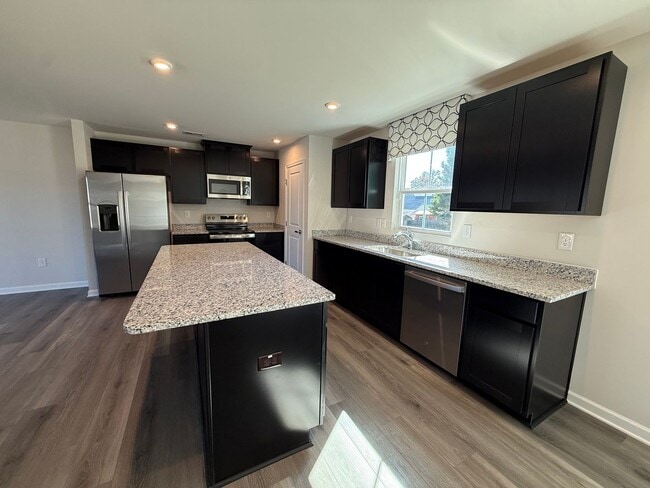 Photo - 4 Bedrooms, 2.5 Bathrooms - Home in Armuchee!