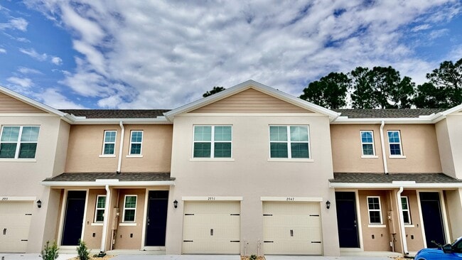 Building Photo - 2947 Canary Ave