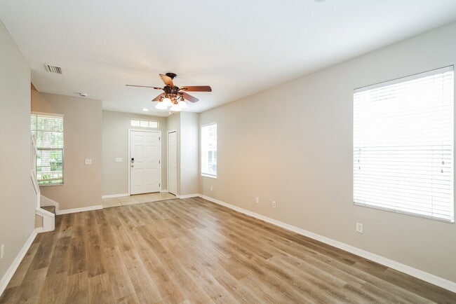 16014 Loneoak View Dr