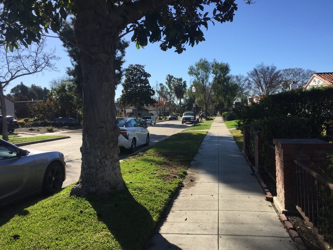 Quiet Street - 3735 Cerritos Ave