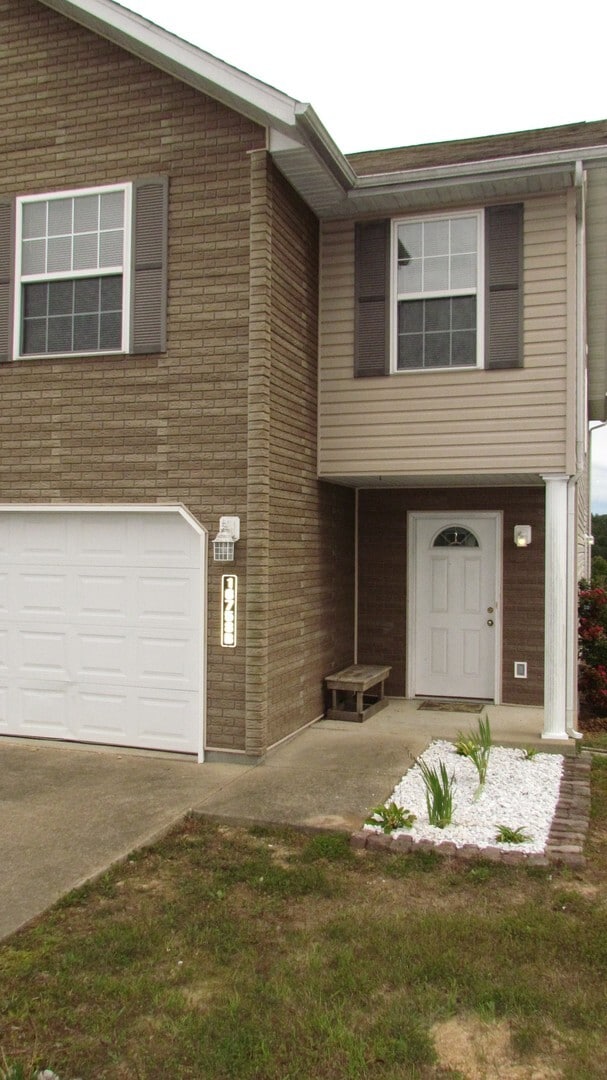 Photo - 16758 Huntington Ln Unit 16758 B Huntington Ln