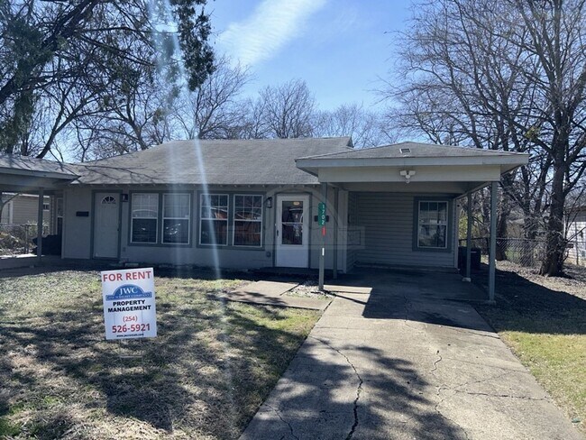 Photo - 1702 Alamo Ave