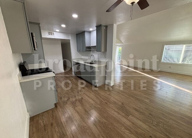 Photo - 522 Charlotte Dr