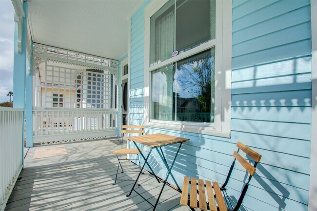 Photo - 3304 Avenue Q
