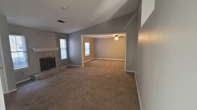 Photo - 317 Peachtree Dr