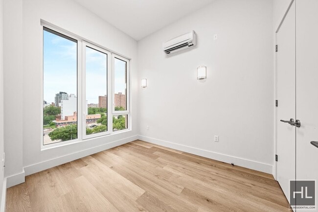 Building Photo - BRUCKNER BOULEVARD Rental