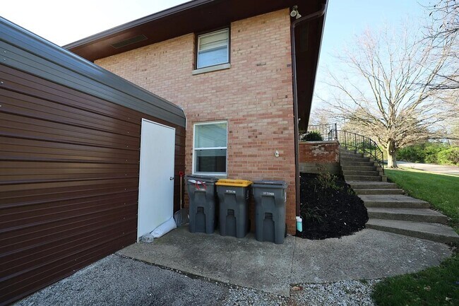 Photo - 1534 N Woodburn Ave Unidad B