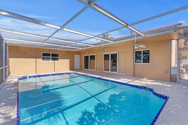 Photo - 2650 NE 22nd St