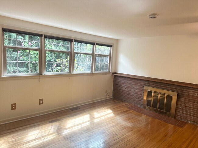Photo - 14041 Wallingford Ave N